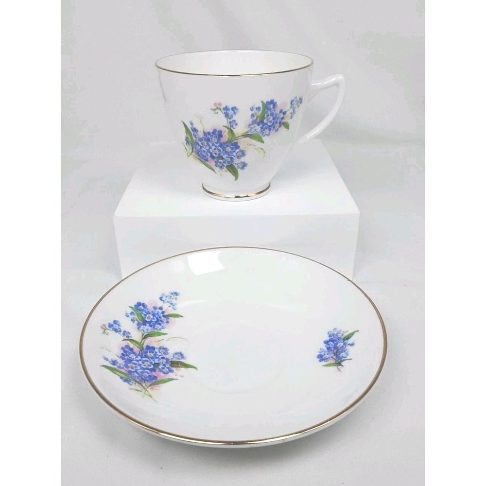 Vtg Consort Fine English Bone China Blue Forget-Me-Not Floral Teacup & Saucer